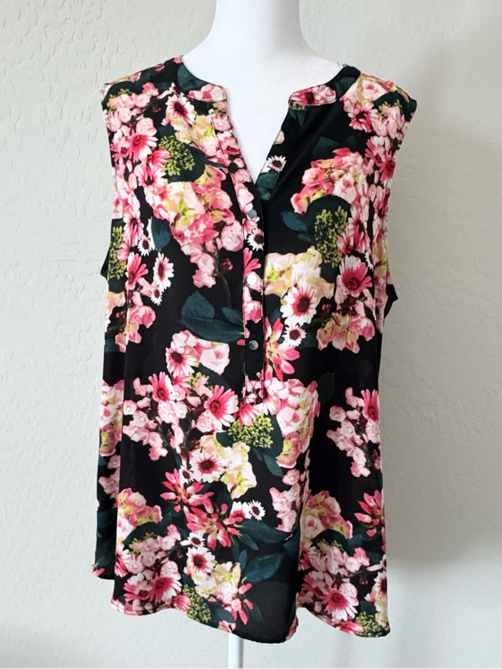 Adrianna Papell Black Floral Sleeveless Blouse Top